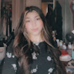 Meet your Posher, Damiana